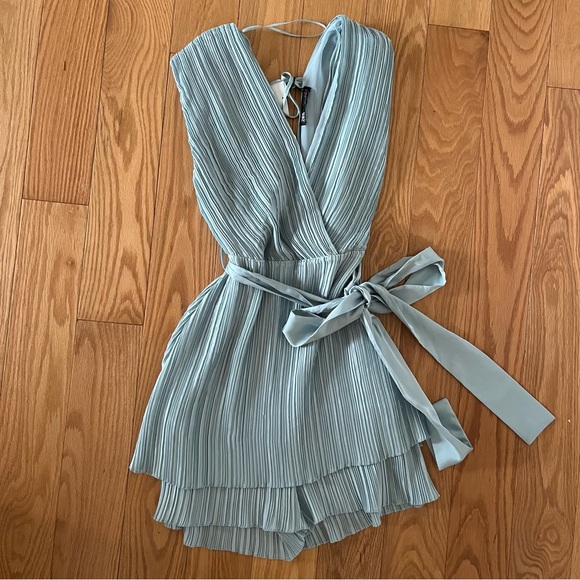 Zara Pants - Zara mint pleated romper with tied waist